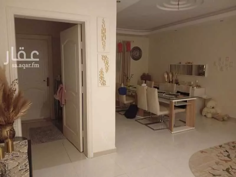 5 bedroom apartment in Muraykh 3