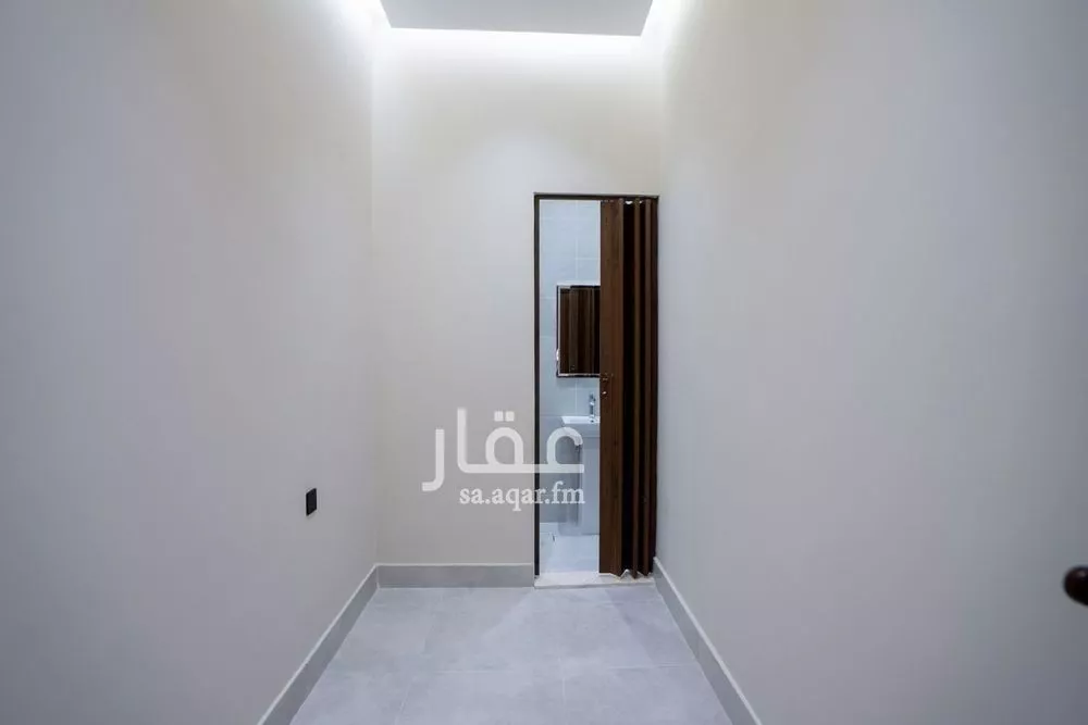 4 bedroom apartment in Al Rawdah 6