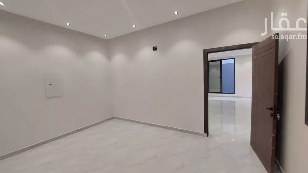 فيلا 4 غرف في عكاظ 14