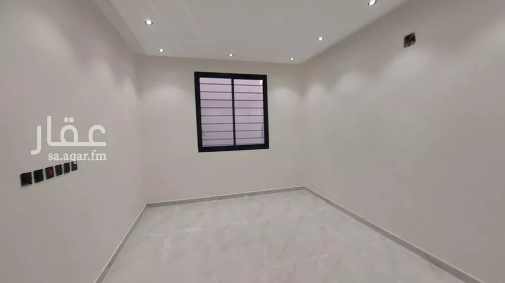 فيلا 4 غرف في عكاظ 10