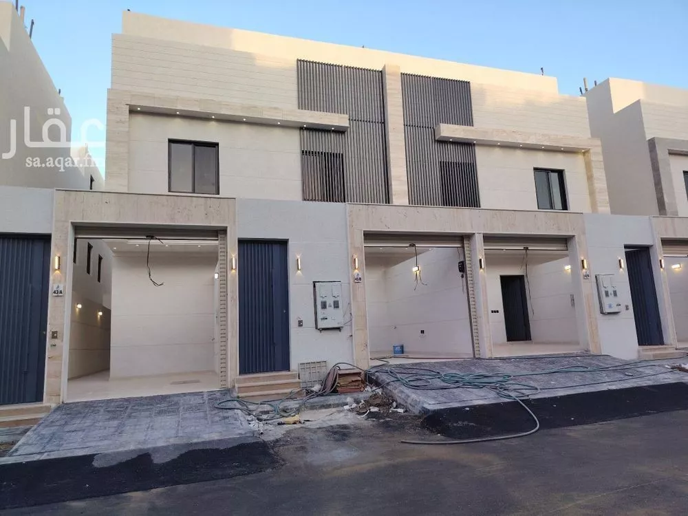 5 bedroom villa in Okaz 2