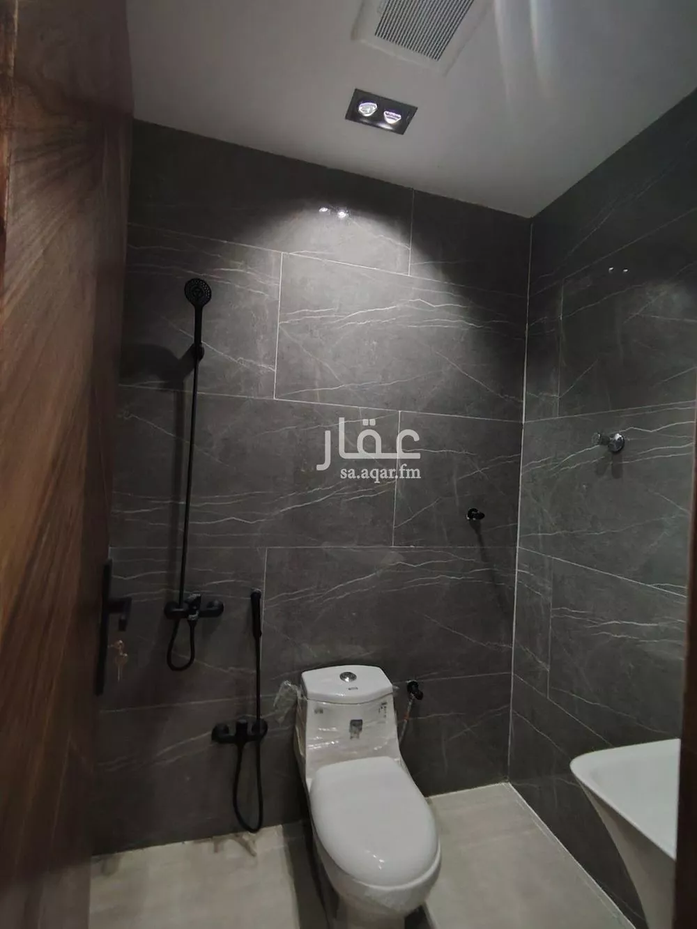 5 bedroom villa in Okaz 12