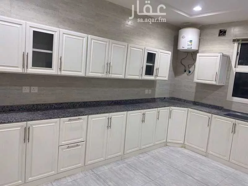 6 bedroom floor in Okaz 4