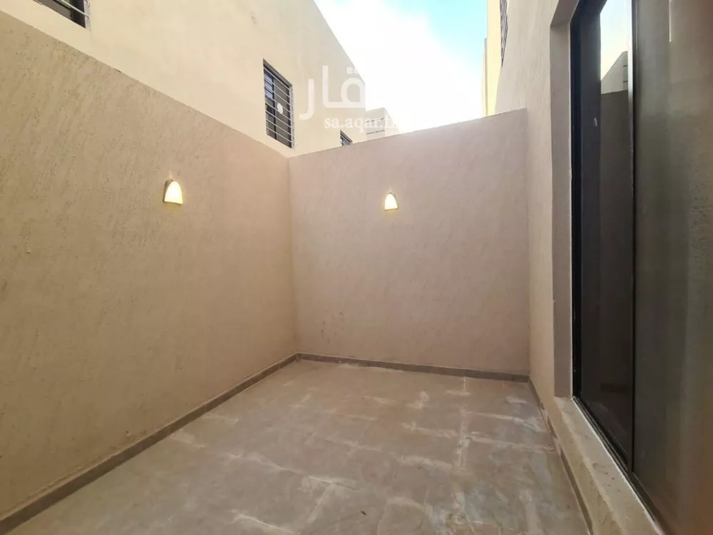 5 bedroom villa in Badr 6