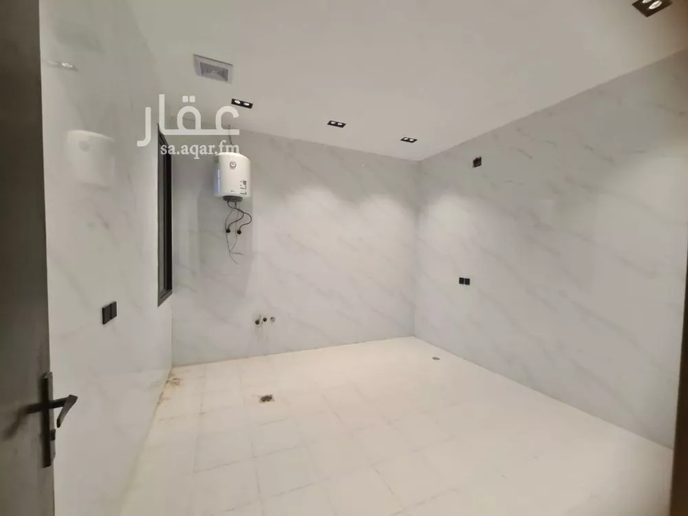 5 bedroom villa in Badr 7
