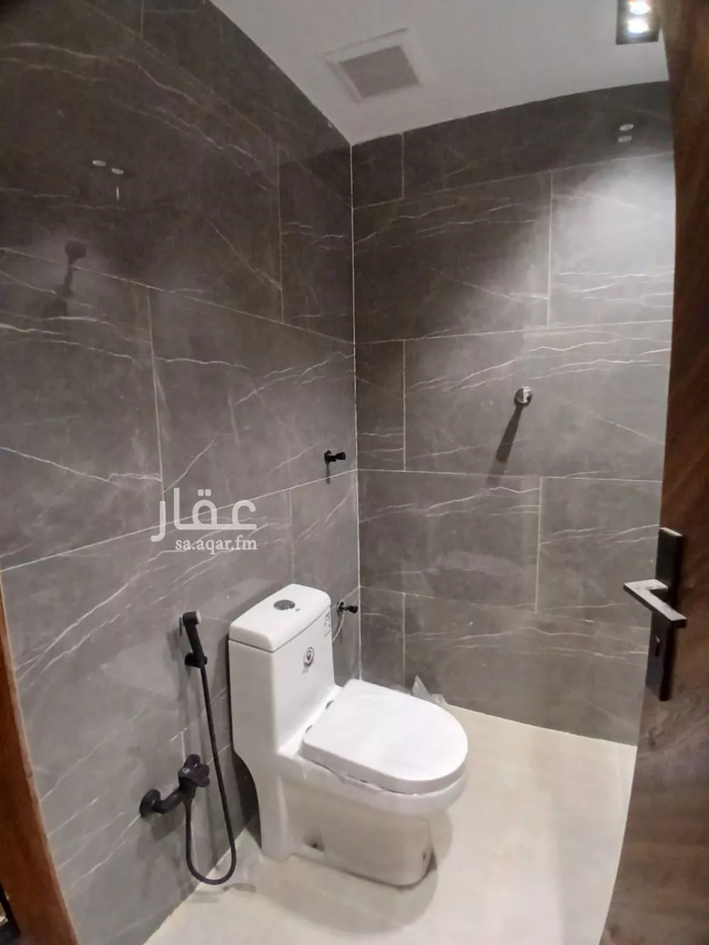 5 bedroom villa in Okaz 19