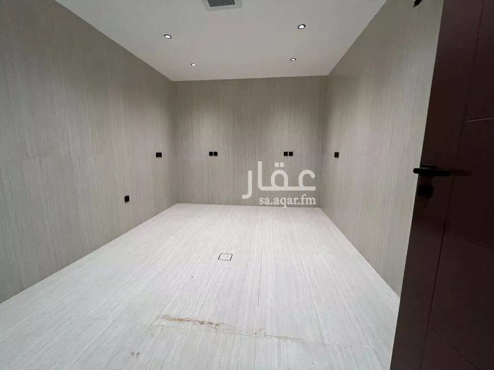 7 bedroom villa in Dhahrat Laban 7