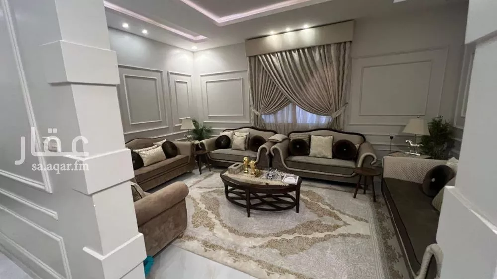 11 bedroom villa in Al Aridh 2