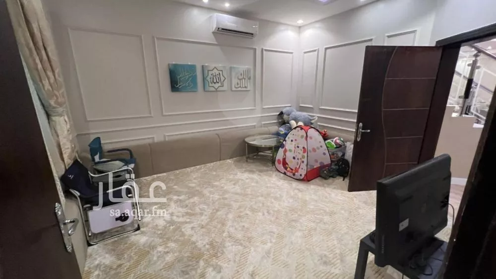11 bedroom villa in Al Aridh 5