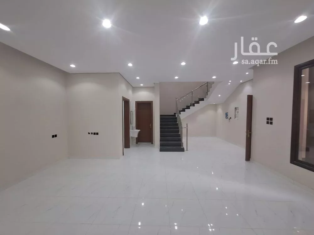 5 bedroom villa in Dhahrat Laban 10