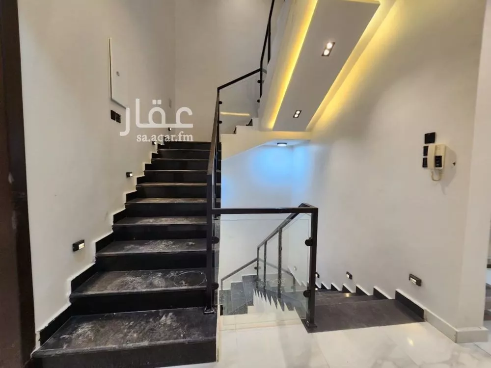 5 bedroom villa in Okaz 6