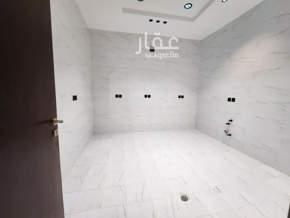 5 bedroom villa in Okaz 8