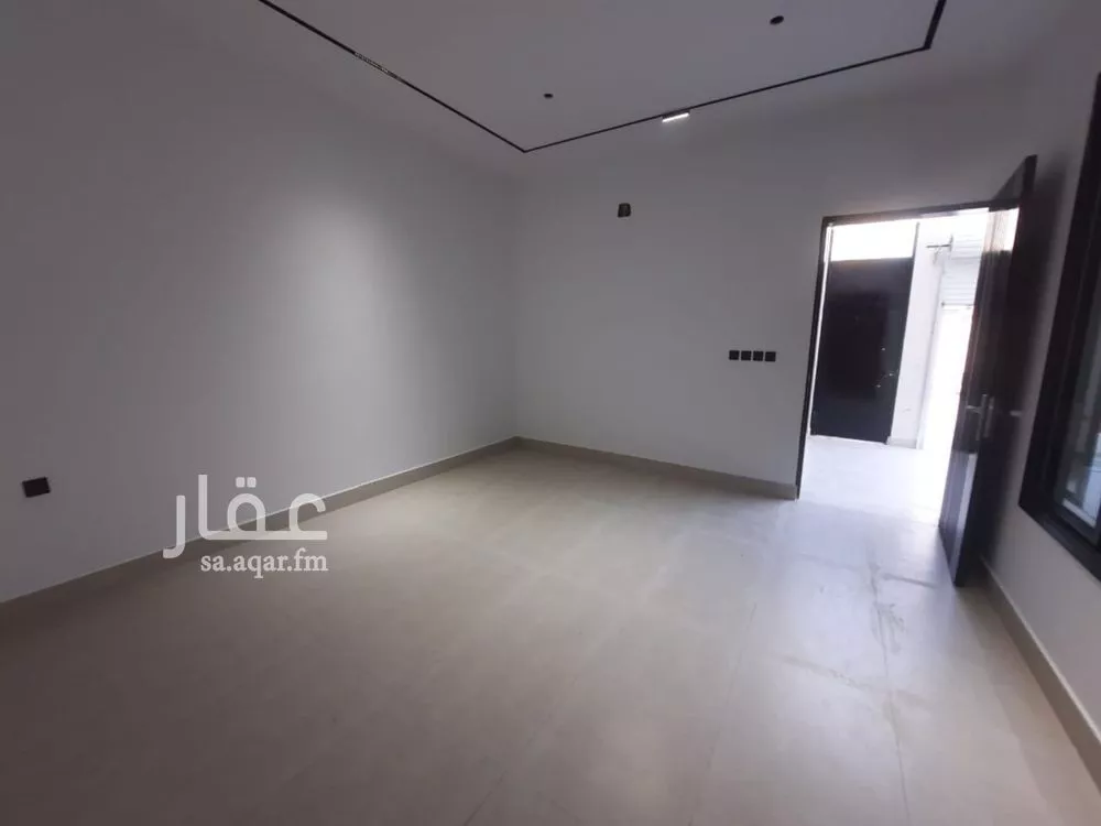 فيلا 5 غرف في بدر 8