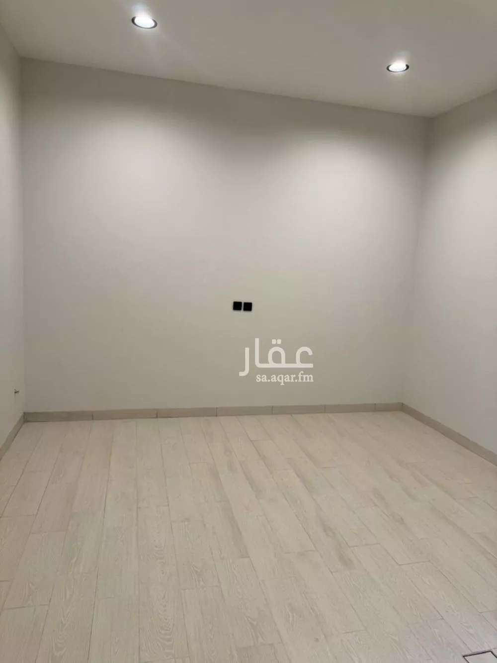 فيلا 4 غرف في العارض 2