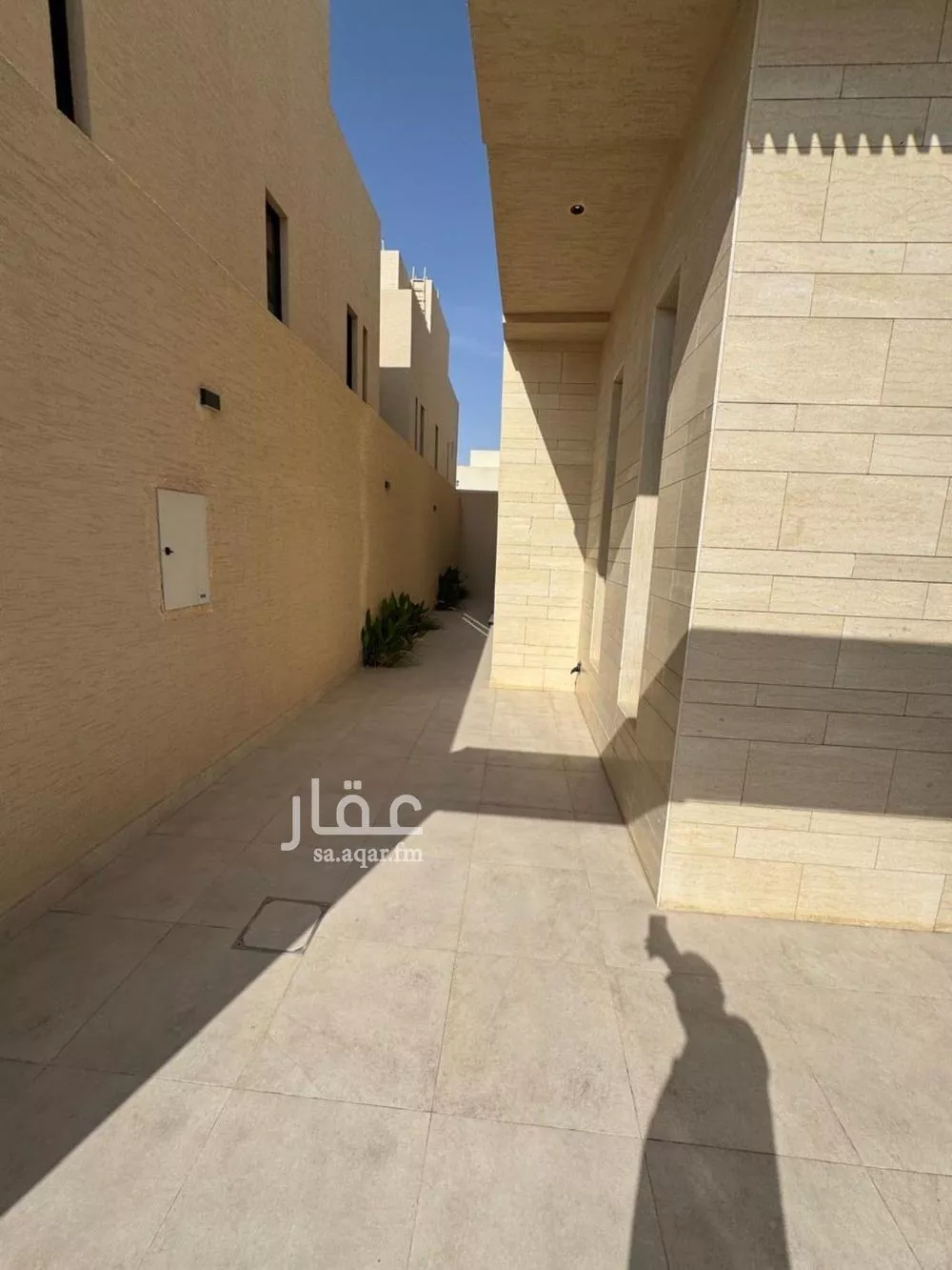 فيلا 4 غرف في العارض 5