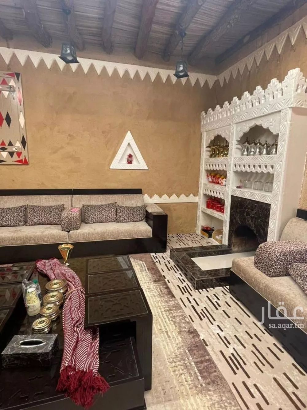 فيلا 6 غرف في الربيع 10