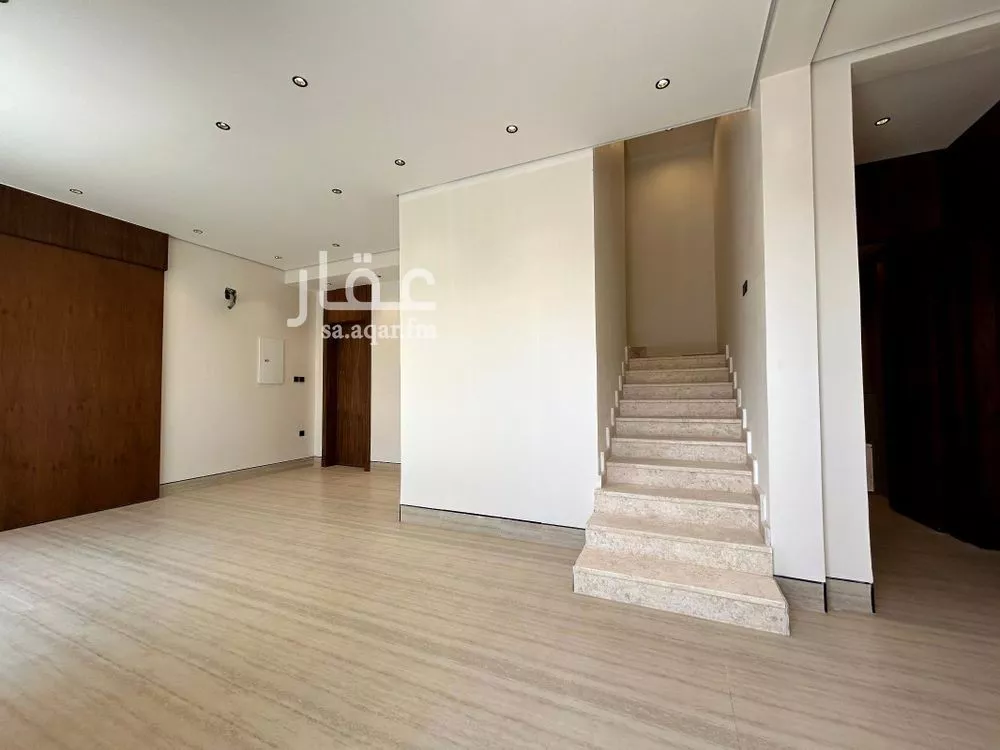 6 bedroom villa in Al Mahdiyyah 3