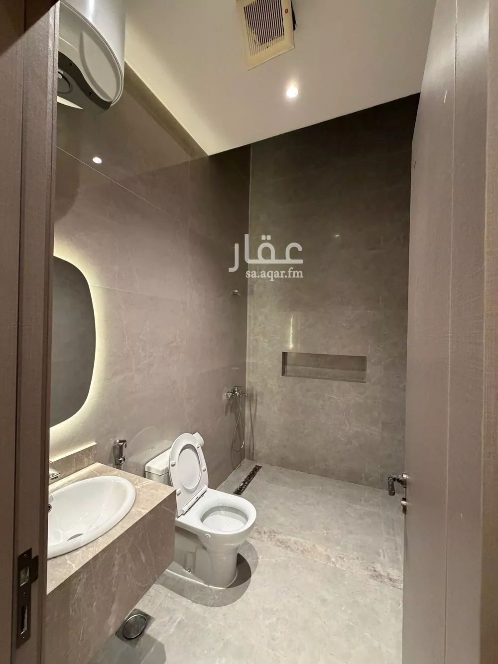 2 bedroom apartment in Al Narjis 8