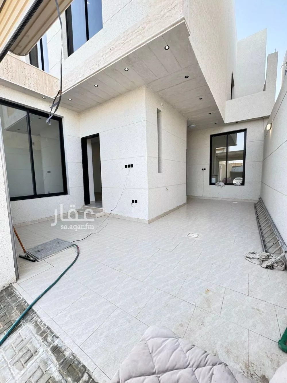 5 bedroom villa in Tuwaiq 8