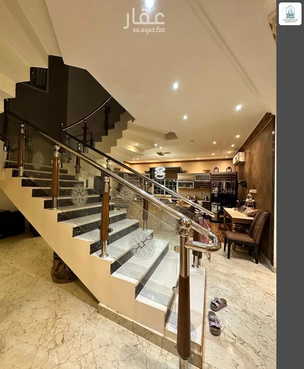 8 bedroom villa in Al Yasmin 24