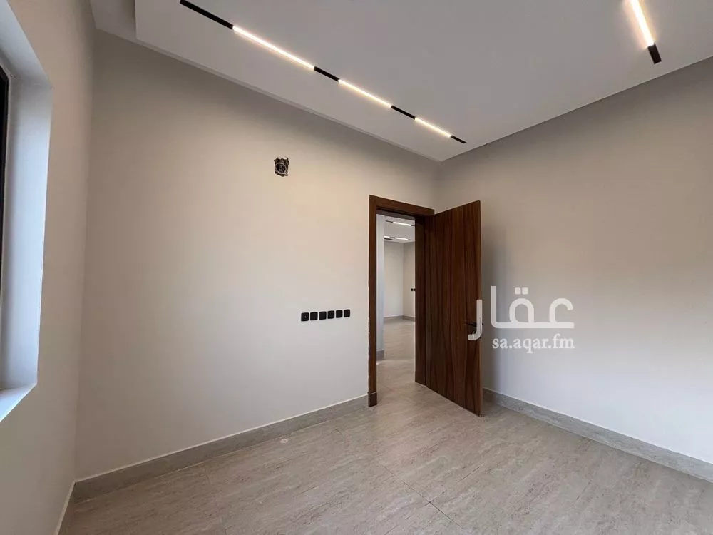 فيلا 4 غرف في العارض 12