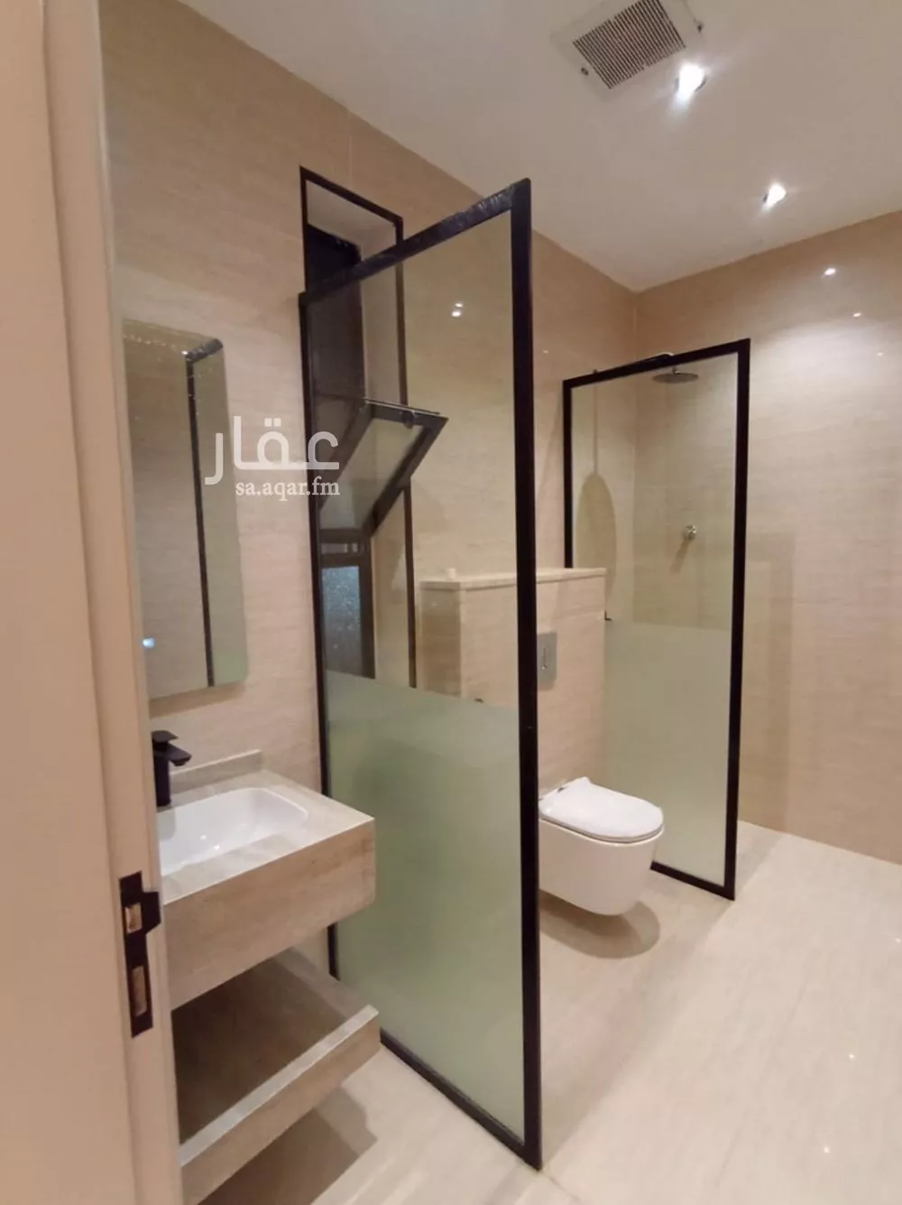 6 bedroom villa in Al Janadriyah 11