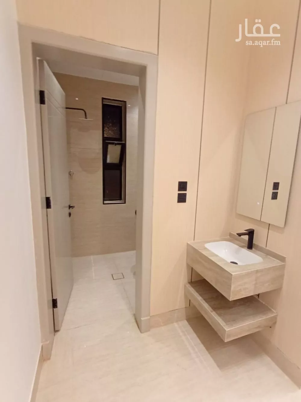 6 bedroom villa in Al Janadriyah 6
