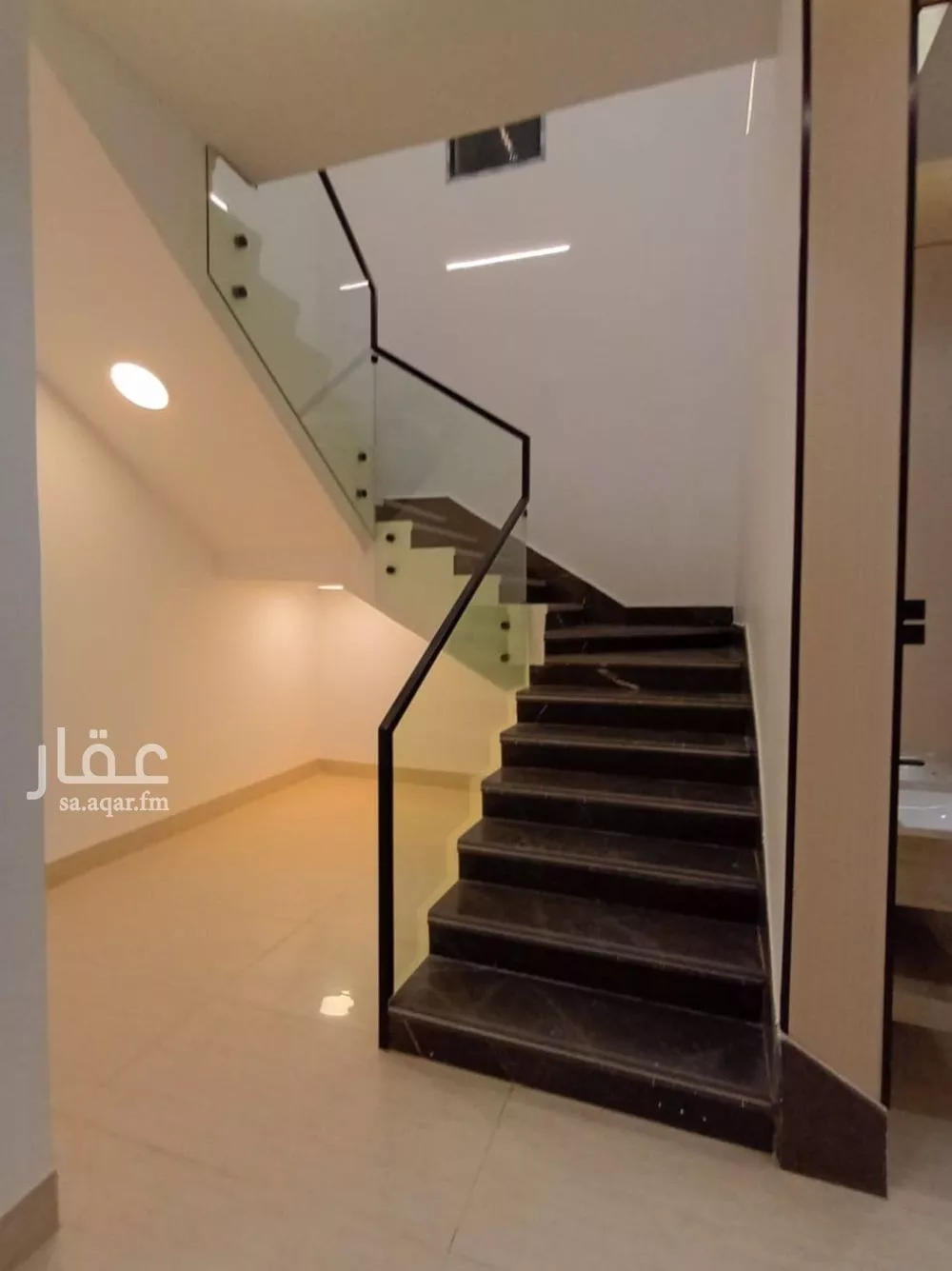 6 bedroom villa in Al Janadriyah 9