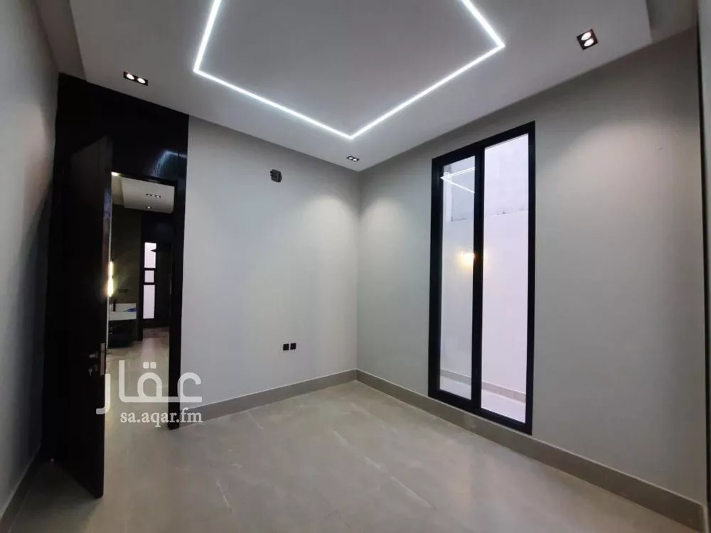 6 bedroom villa in Al Uraija Al Gharbiyah 15