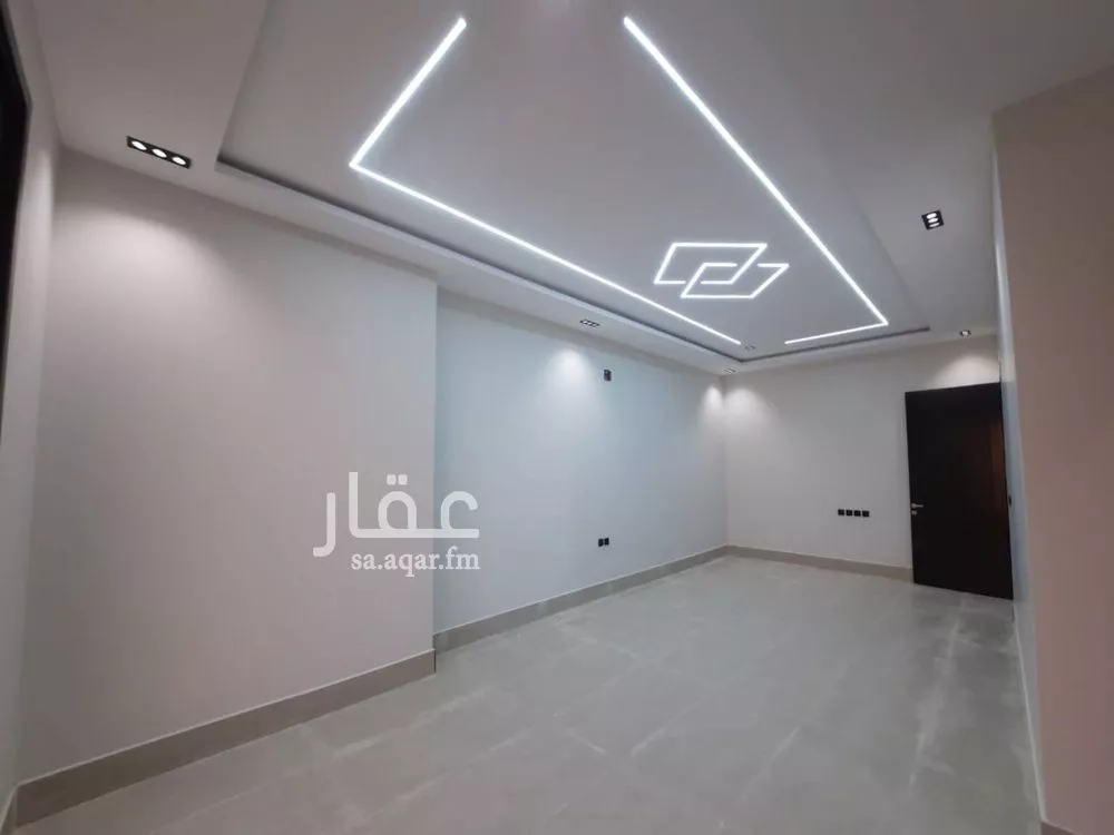 6 bedroom villa in Al Uraija Al Gharbiyah 3