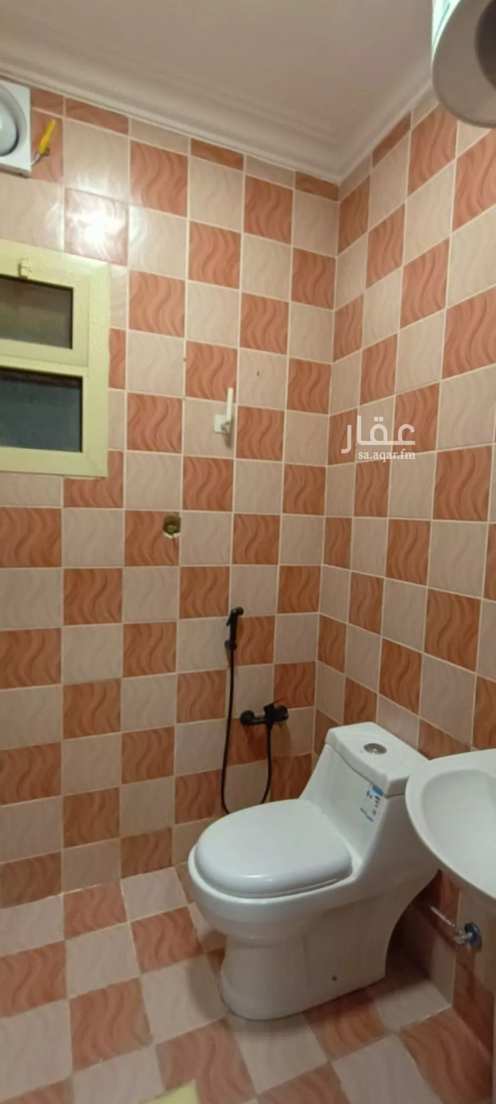 دور 1 غرف في السعادة 5