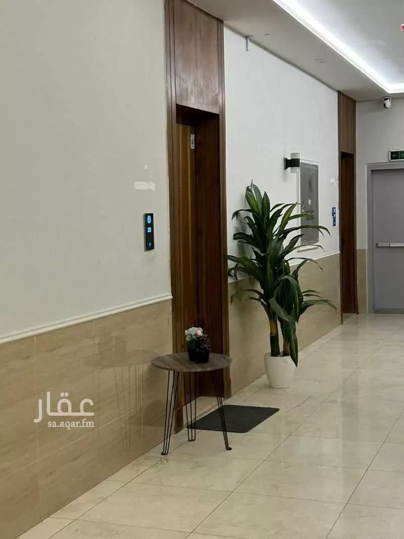 شقة 4 غرف في الحمرا 3