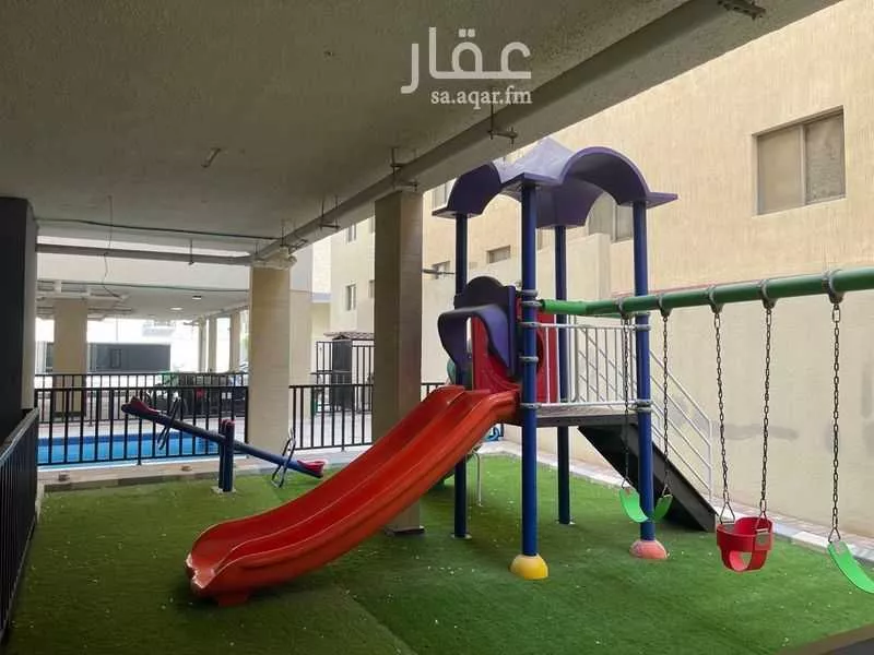 شقة 4 غرف في الحمرا 9