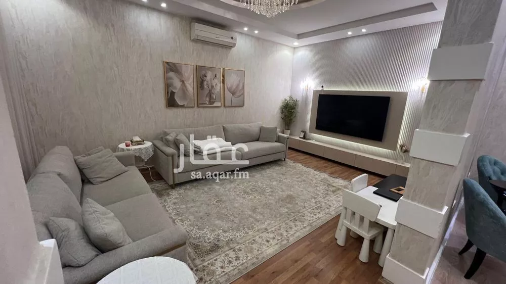 فيلا 8 غرف في العارض 8