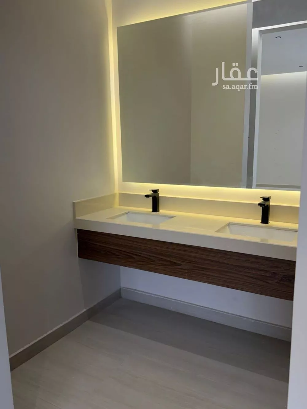 4 bedroom apartment in Al Hazm 11