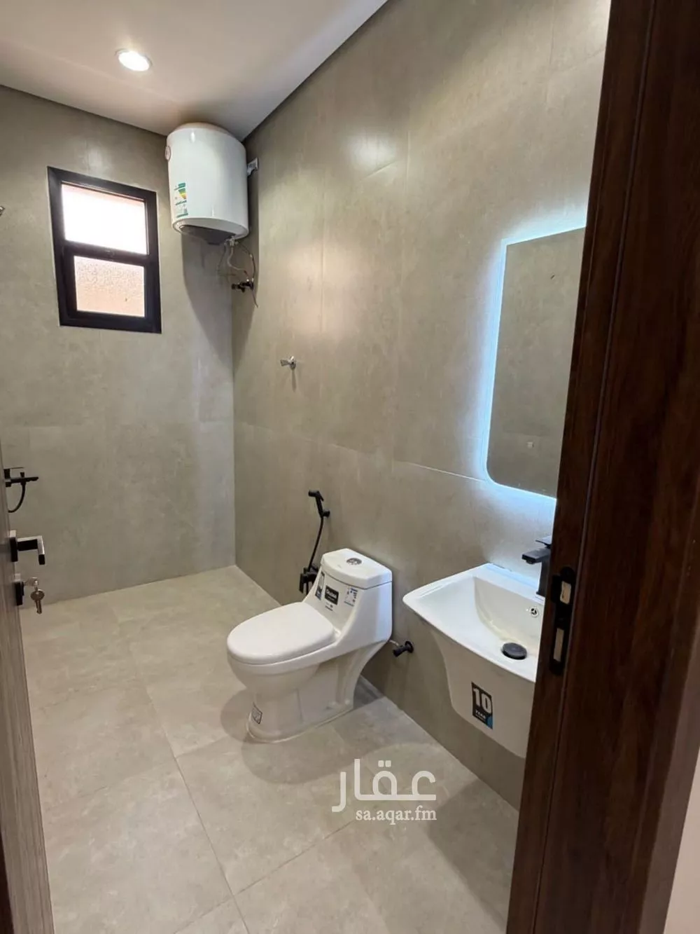 4 bedroom apartment in Al Hazm 5