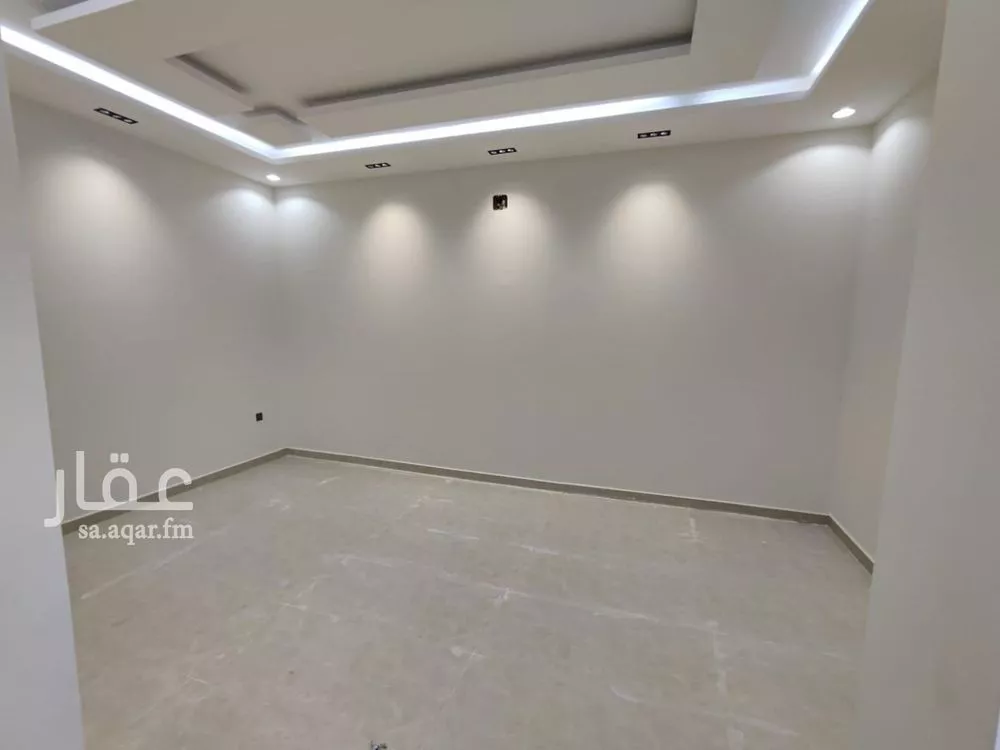 فيلا 6 غرف في العريجاء الوسطى 12
