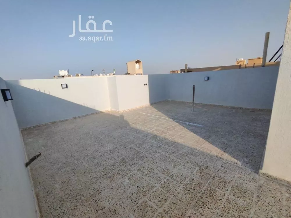 فيلا 6 غرف في العريجاء الوسطى 22