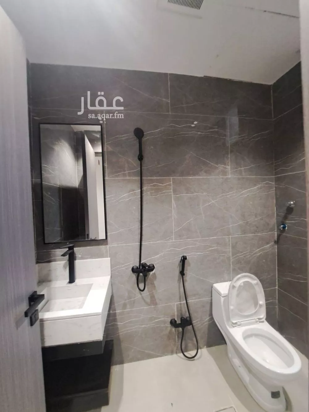 6 bedroom villa in Al Uraija Al Gharbiyah 17