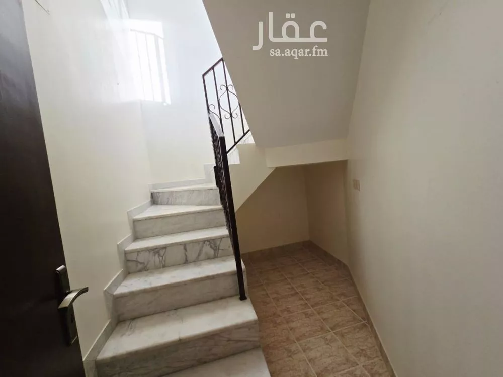 فيلا 4 غرف في النفل 11