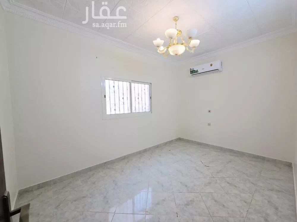 فيلا 4 غرف في النفل 10