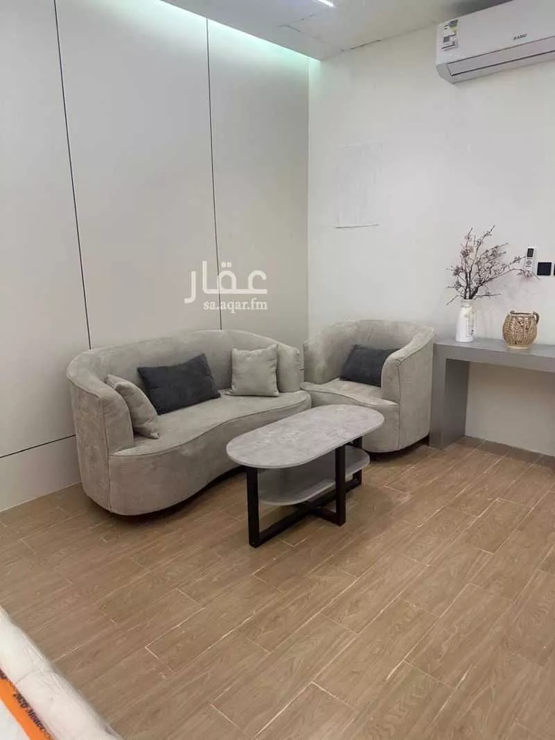 شقة 3 غرف في العارض 10