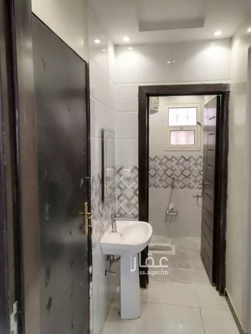 2 bedroom floor in Dirab 6