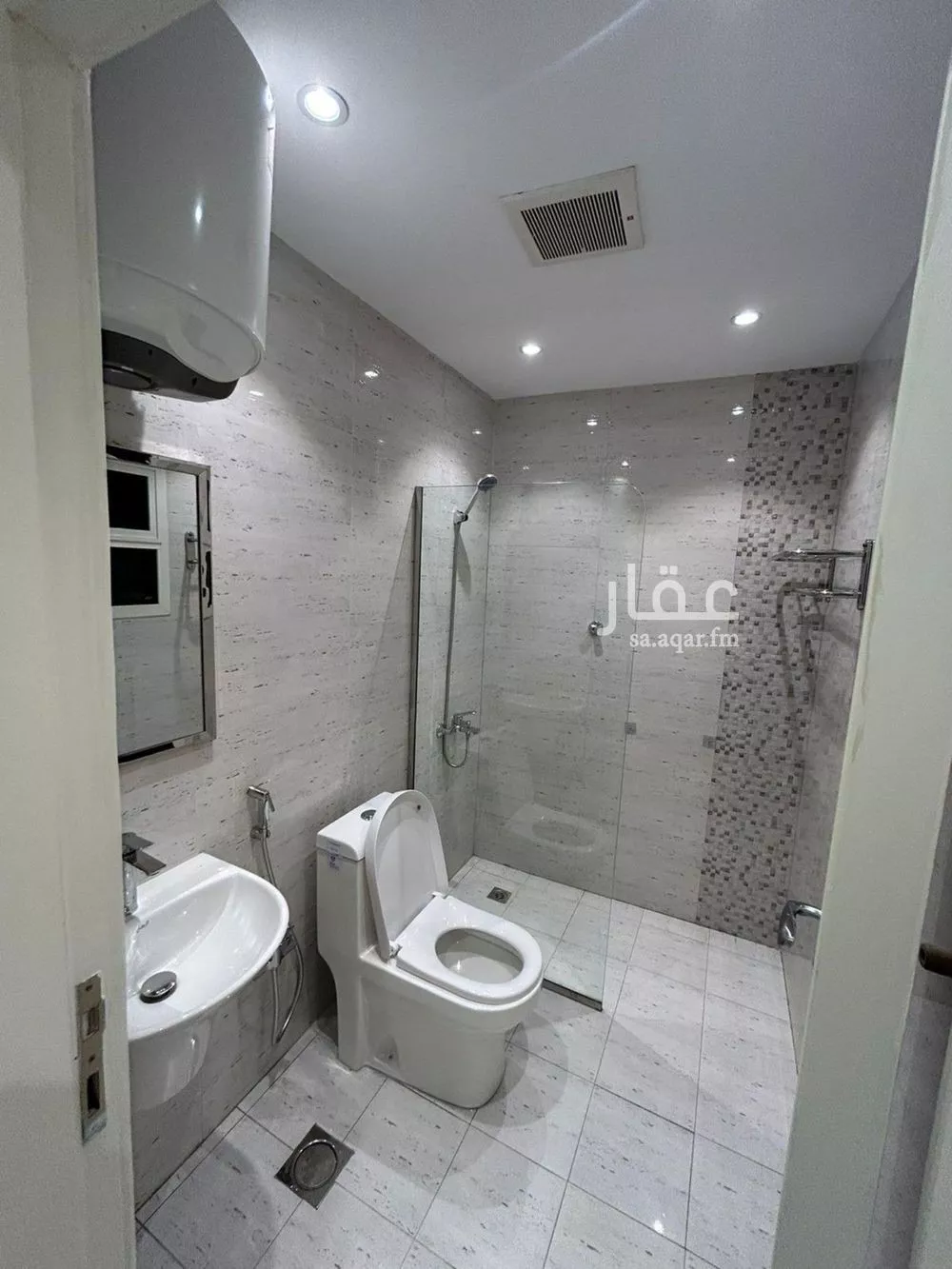 5 bedroom floor in Al Yasmin 2