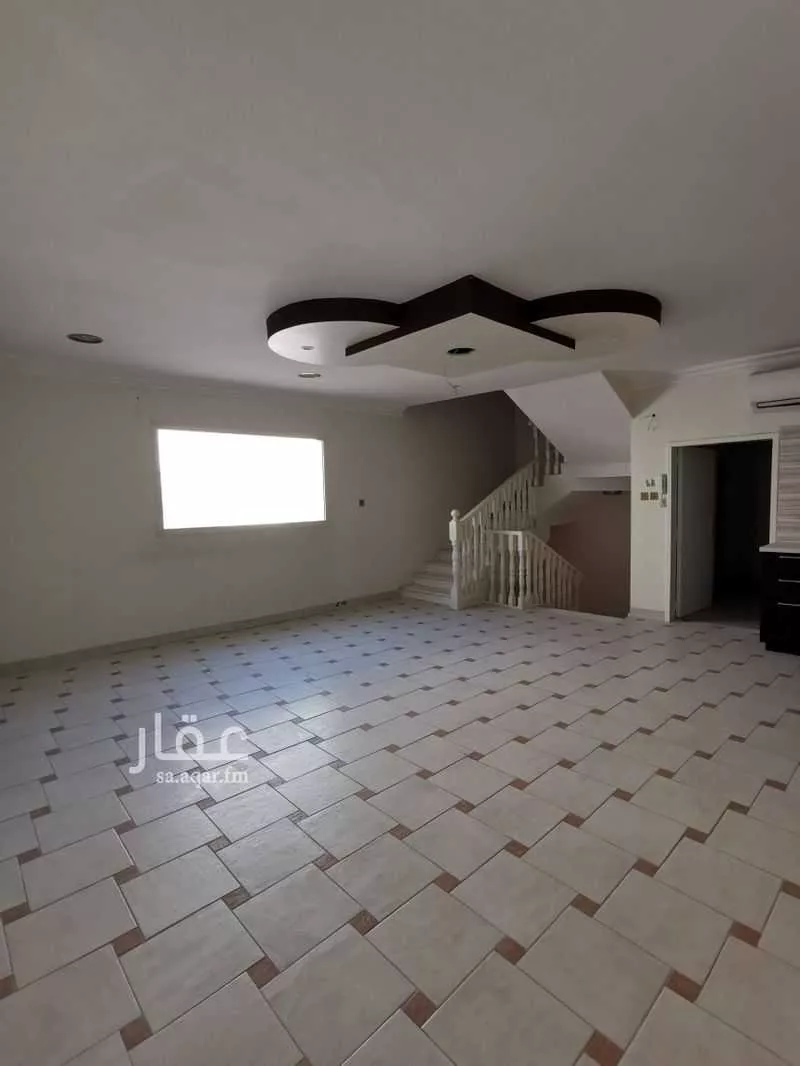 فيلا 6 غرف في الملك فيصل 11