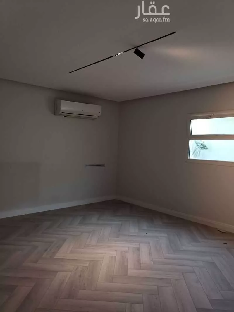 فيلا 6 غرف في الملك فيصل 12
