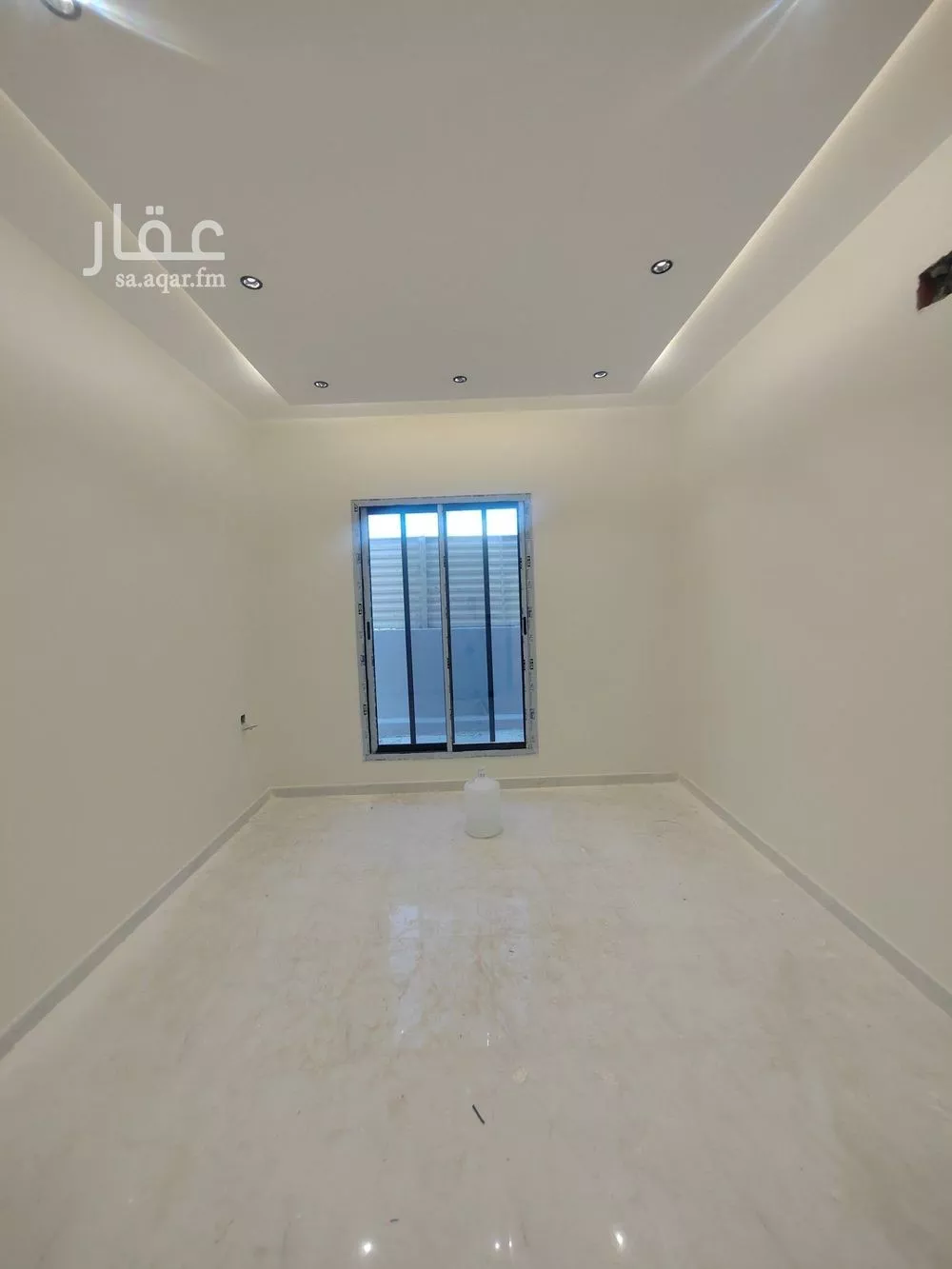 فيلا 5 غرف في الحزم 12