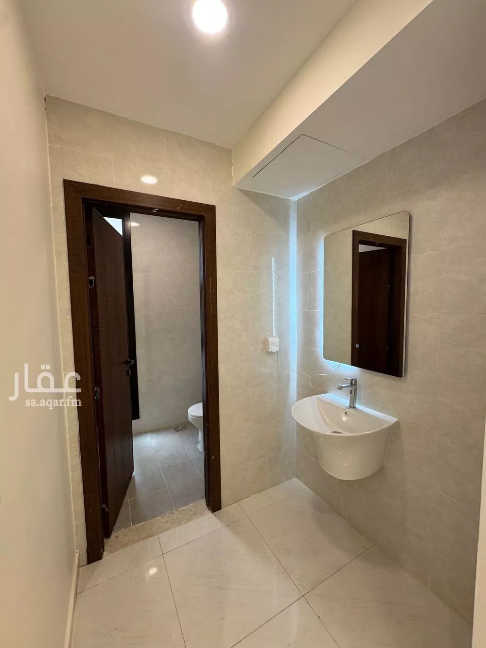 فيلا 3 غرف في الجنادرية 8