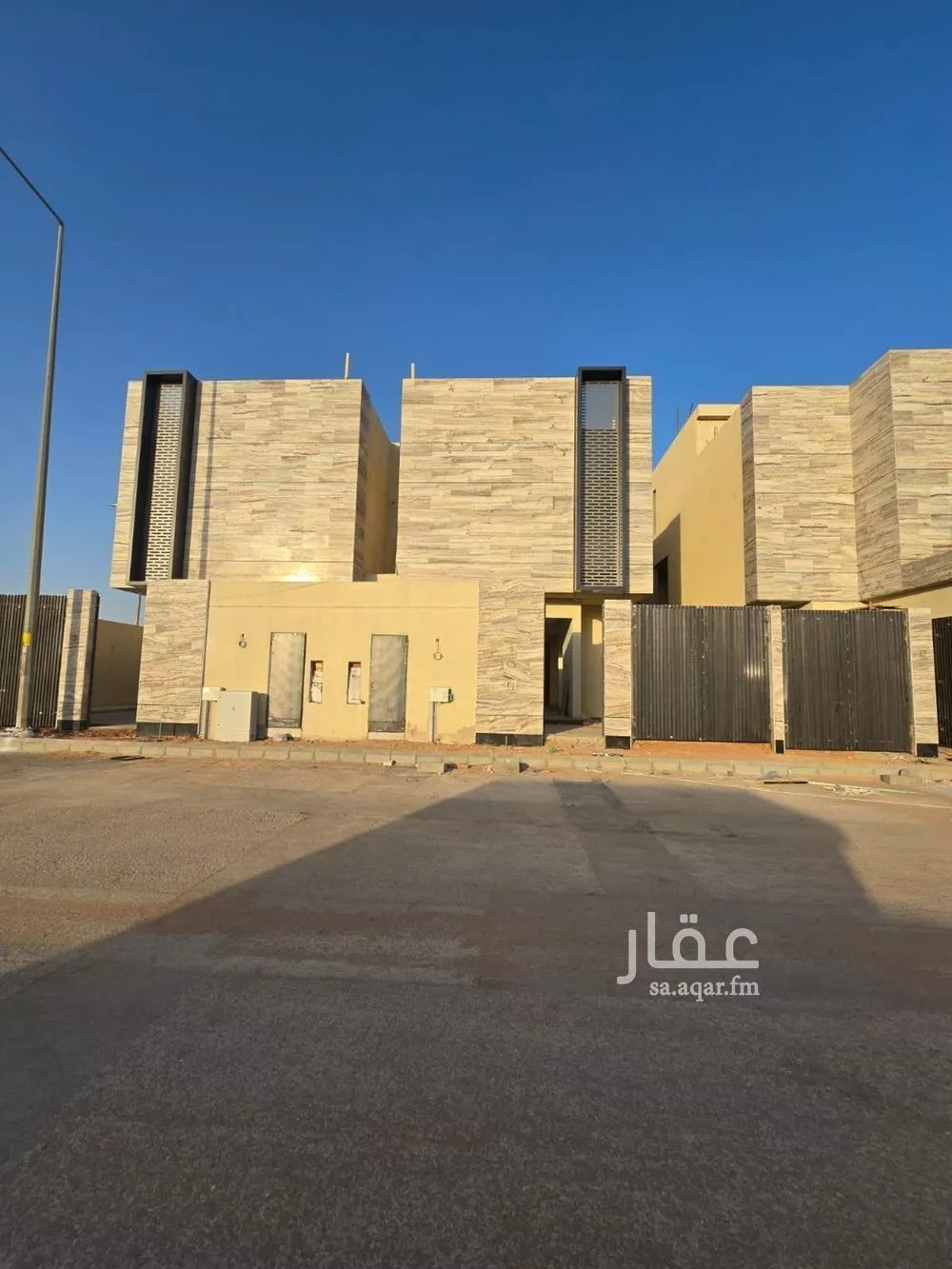 4 bedroom villa in Al Yarmouk 6