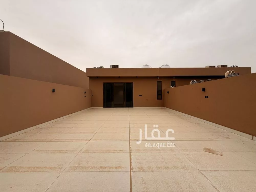 فيلا 3 غرف في الملقا 28